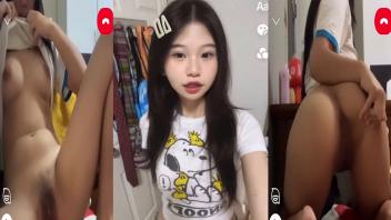 คลิปหลุดสาวทางบ้าน แอบรับงานคอลเสียว น่ารักแหกหีโชว์ แคมหีชมพูน่าเย็ดสดแตกในสุดๆเลย - หนังโป๊เย็ด.COM